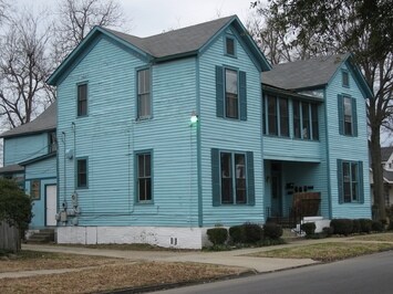Primary Photo - 512 W 2nd Ave