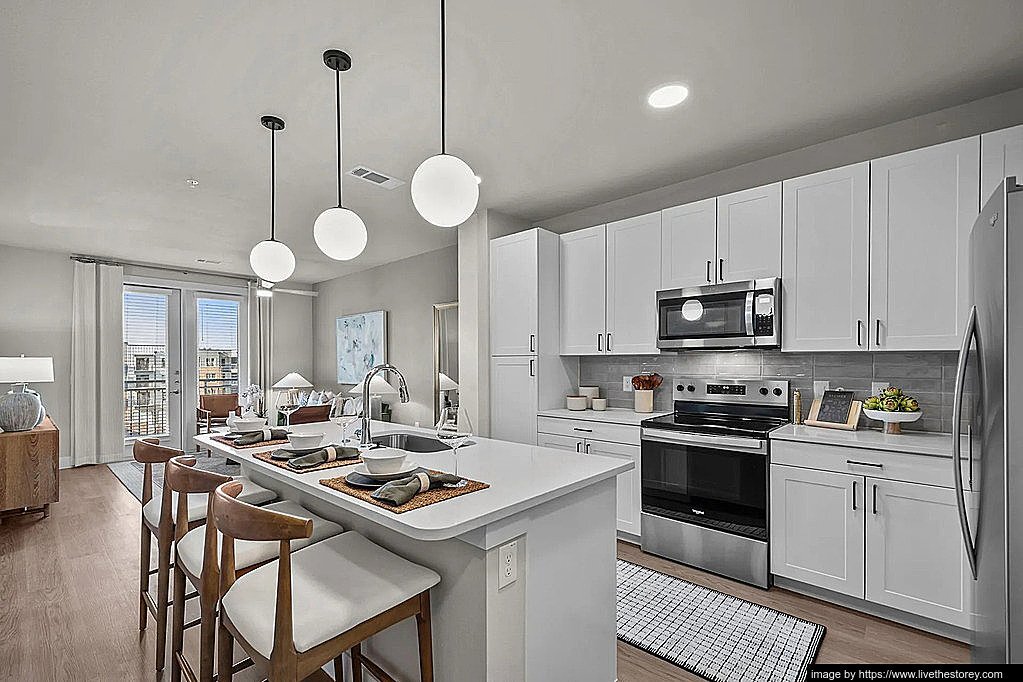 Photo - 8001 N Stemmons Fwy (Dallas, TX)