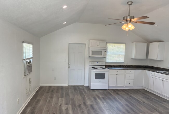 Foto del edificio - 2702 S Brown Ave