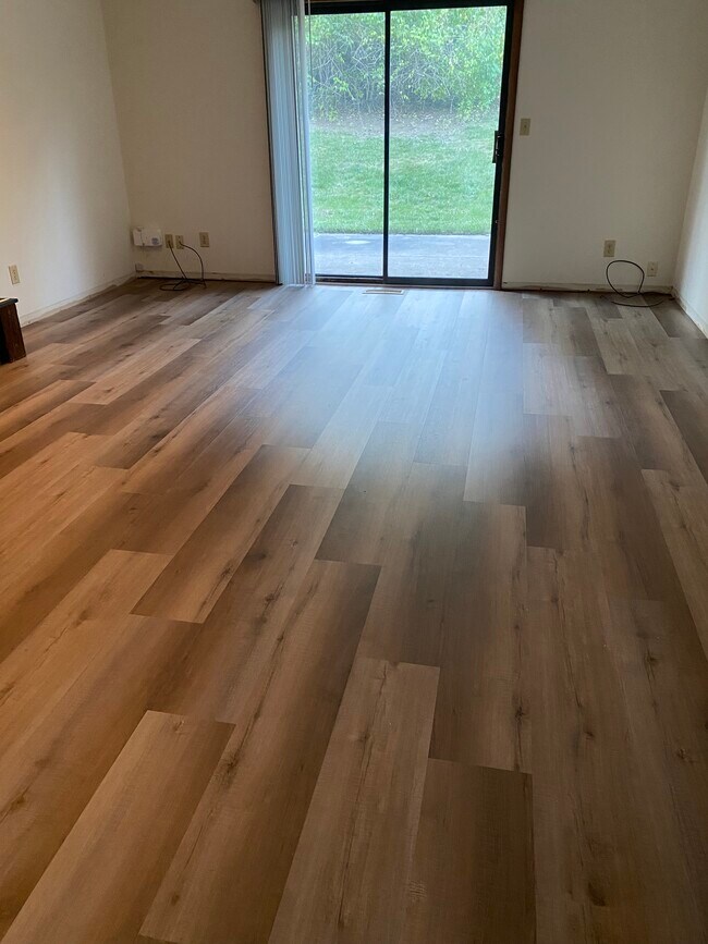 Foto del edificio - 8719 Shadycreek Dr