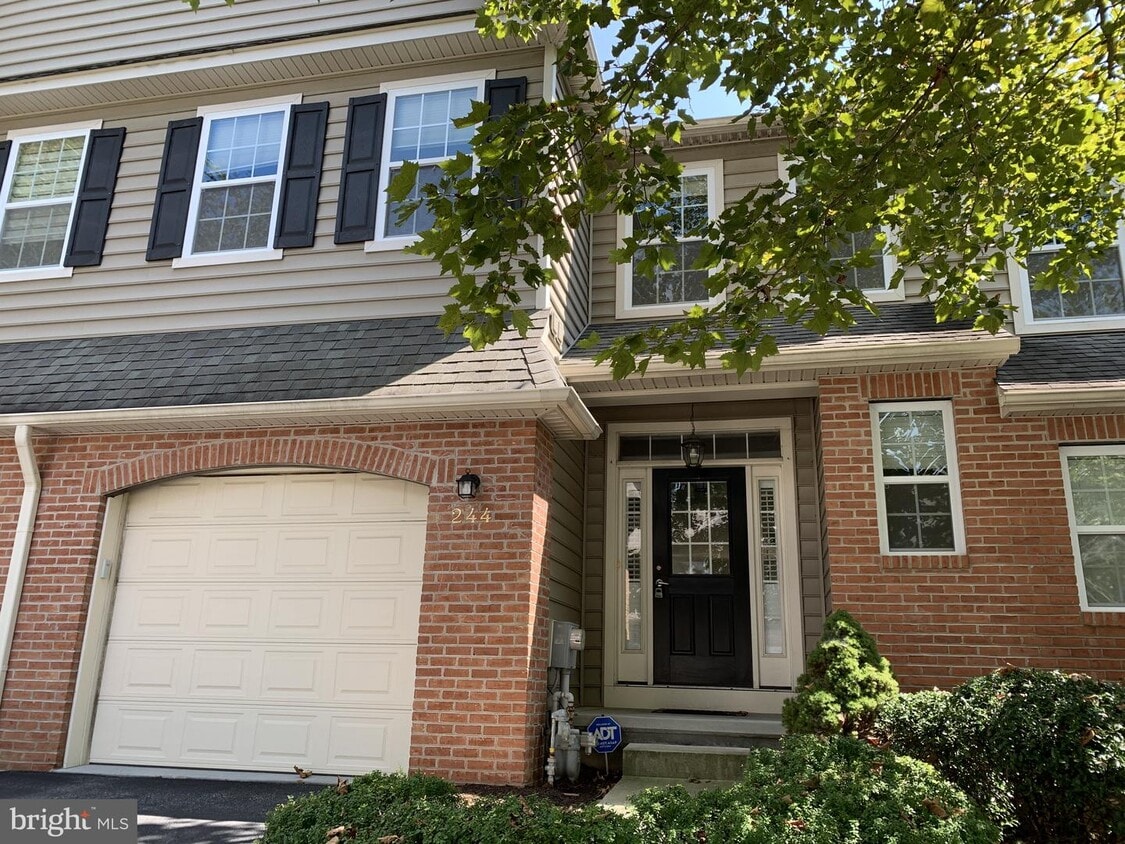 Primary Photo - 244 Deepdale Dr