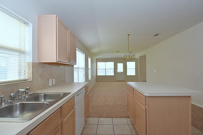 Foto del edificio - 3 BEDROOM 2 BATH COZY HOME WITH NEW UPGRAD...