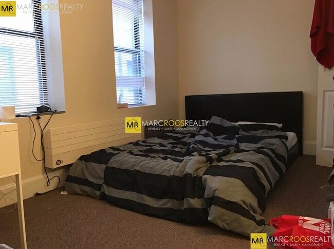 Building Photo - 856 Beacon St