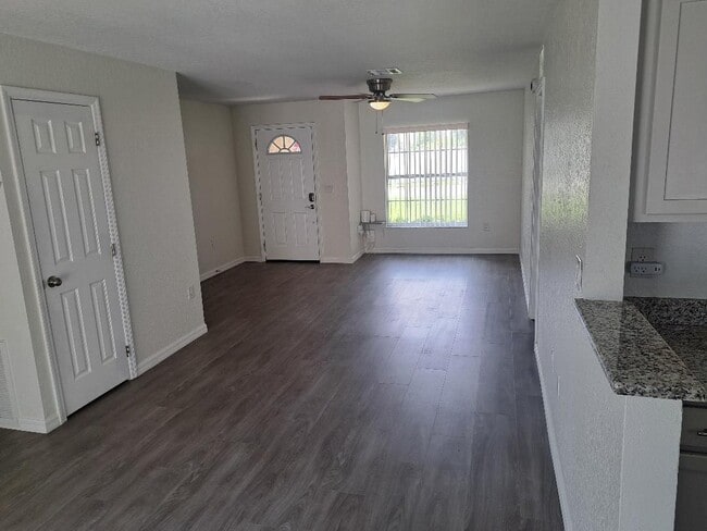 Foto del edificio - 901 SW 7th St