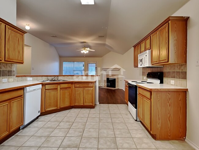 Building Photo - 1305 Hennessey Ct