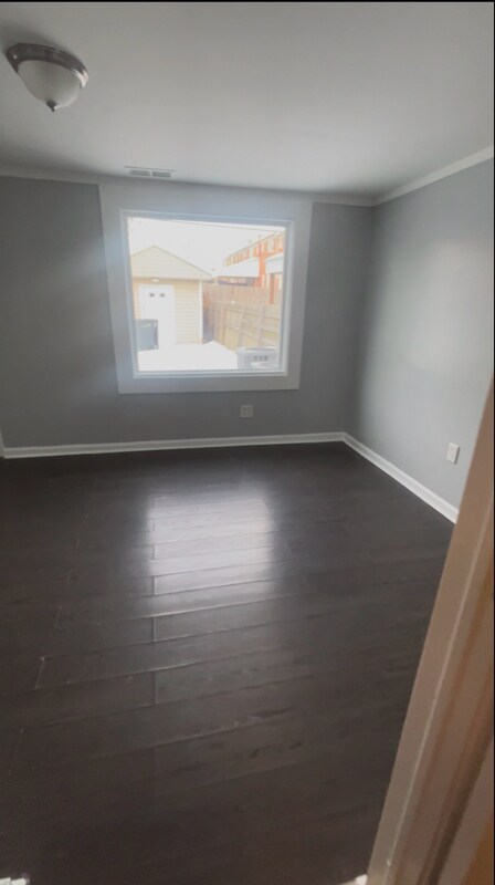 Foto del edificio - 821 Lannerton Rd