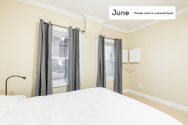 Foto del edificio - Room in Shared 3 bed/1 bath home