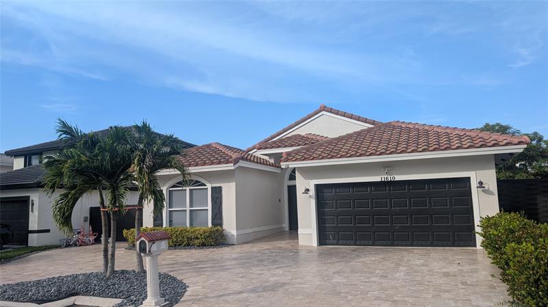 Foto principal - 11610 SW 12th St