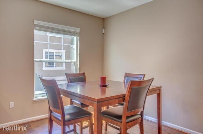 Foto del edificio - 2 br, 2.5 bath Townhome - 2751 Lavender Ter