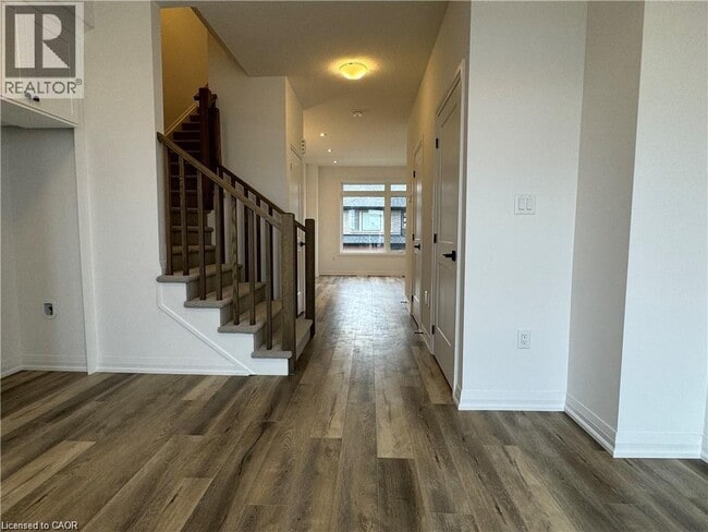 Building Photo - 120 Court Dr