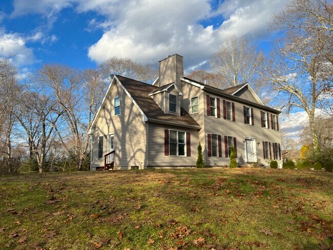 Front - 6 Churchill Ln