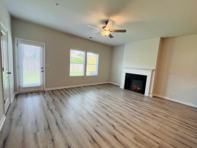 Foto del edificio - 11707 Chatham Dr
