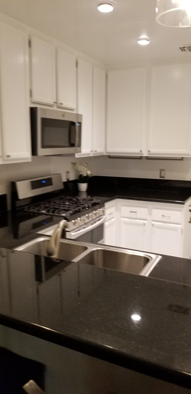 Building Photo - 245 S Holliston Ave