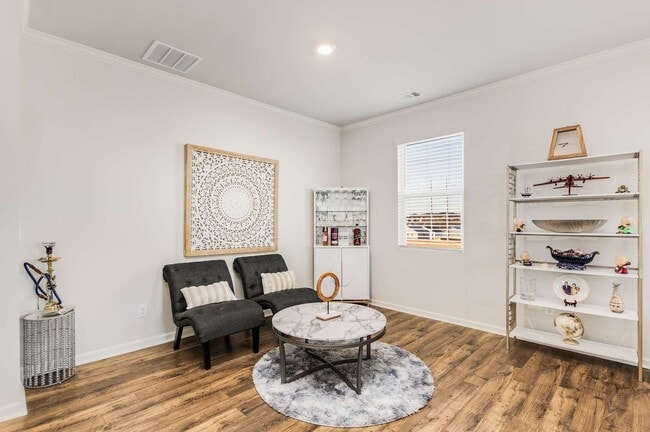 Building Photo - Like New - First Class Amenities