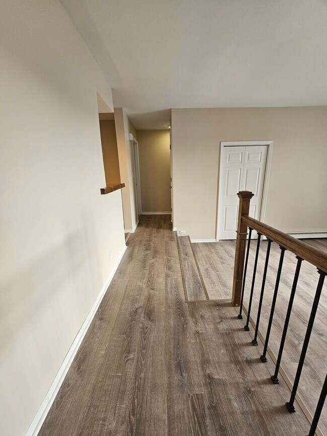 Foto del edificio - 10440 Mayfield Ave