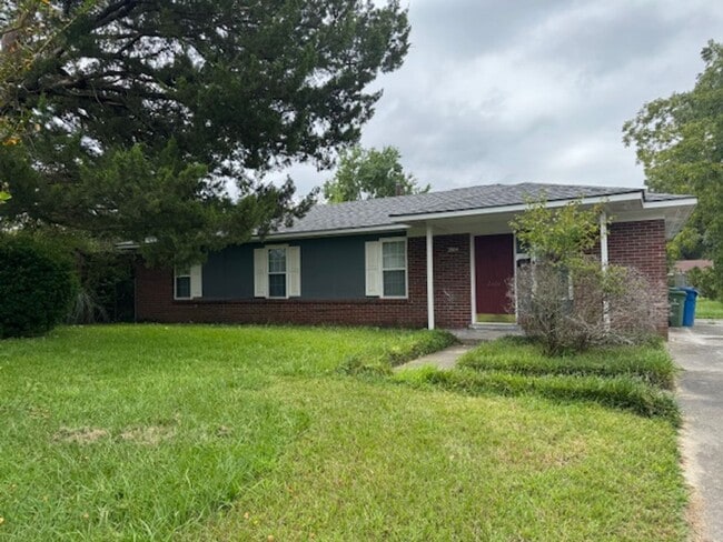 CREEKWOOD - CREEKWOOD House