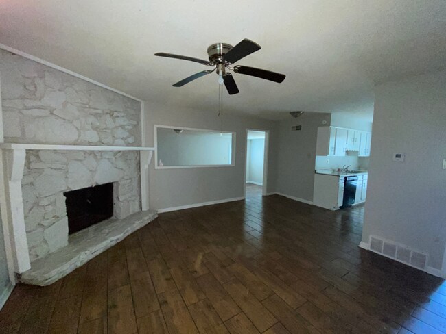 Foto del edificio - 4BR/2BA Millington Rental with Hardwood Flooring, Rustic Fireplace & Large Yard