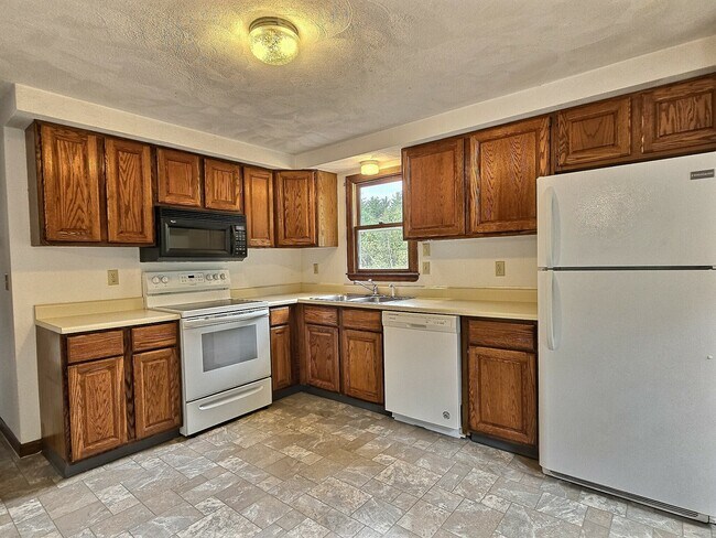 Foto del edificio - 220 Old Turnpike Rd