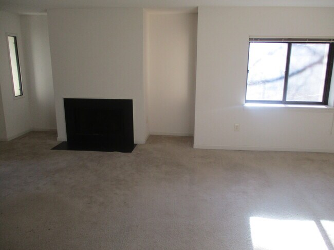 Foto del edificio - Beautiful 3 Bedroom Condo in Columbia!