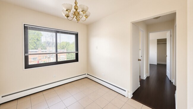 Foto del edificio - 6460 N Ridge Blvd