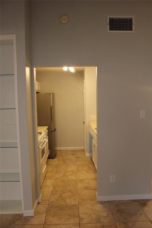 Building Photo - 504 Sierra Cove