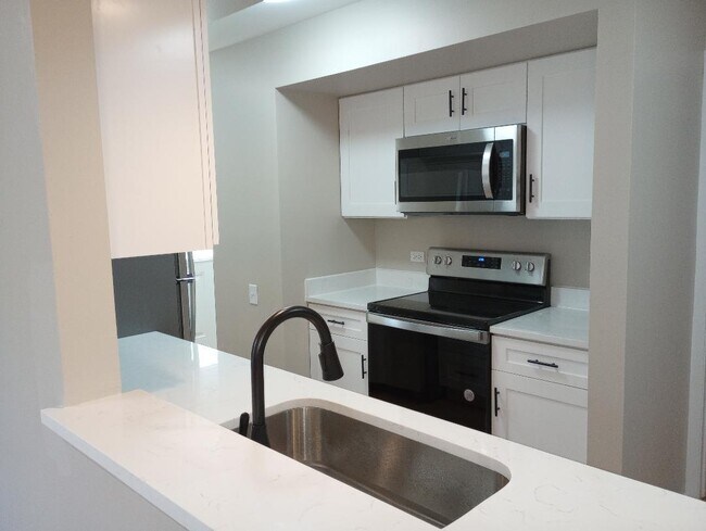 Foto del edificio - 110 Queens Cove