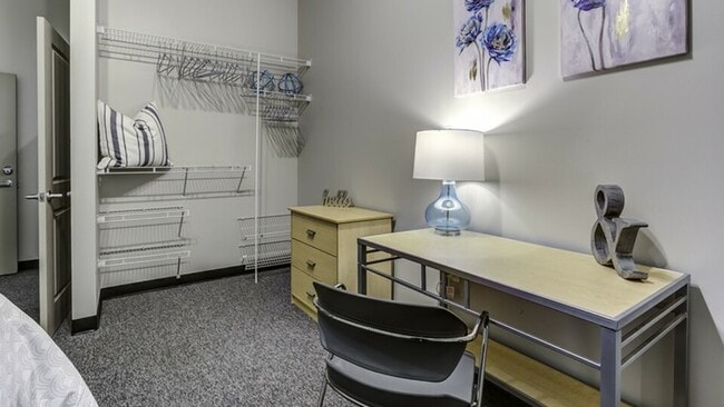 Building Photo - The Icon Apartments