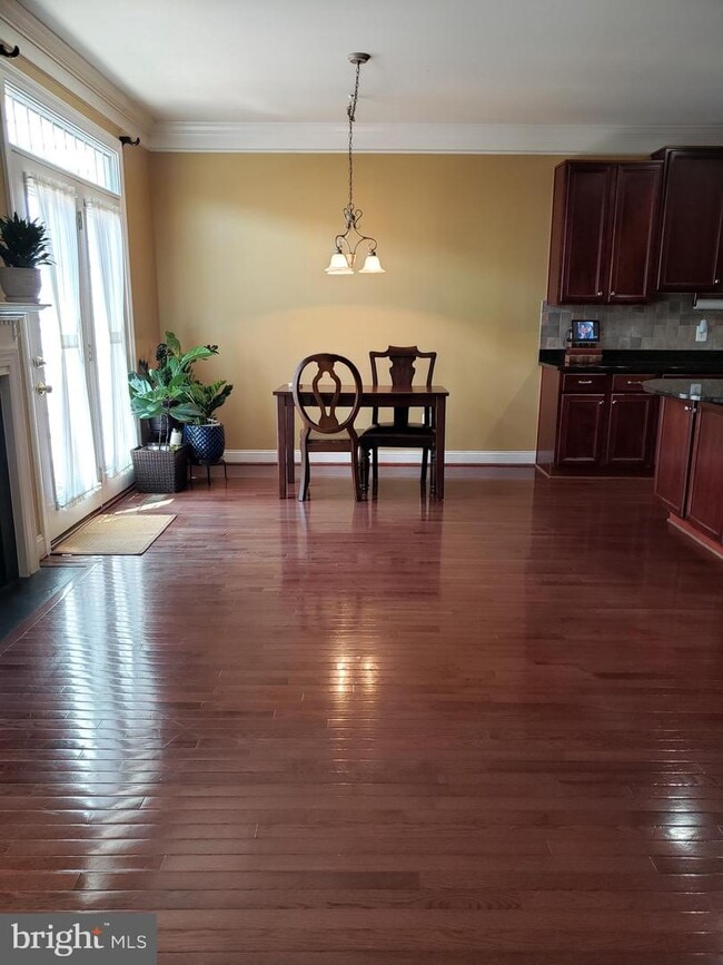 Foto del edificio - 447 Belmont Bay Dr