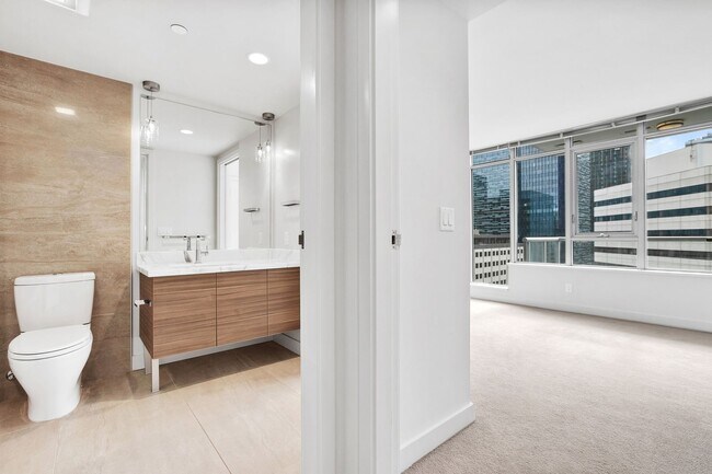 Foto del edificio - Stellar Denny Triangle Luxury Condo