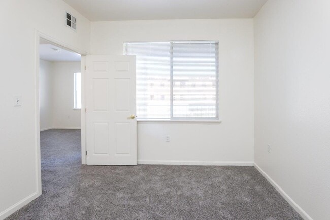 Foto del edificio - The Village at Arvada, A 62+ Affordable Community