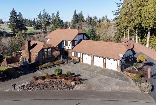 Building Photo - BEAUTIFUL TUDOR HOME WITH VIEWS OF MT. ST....
