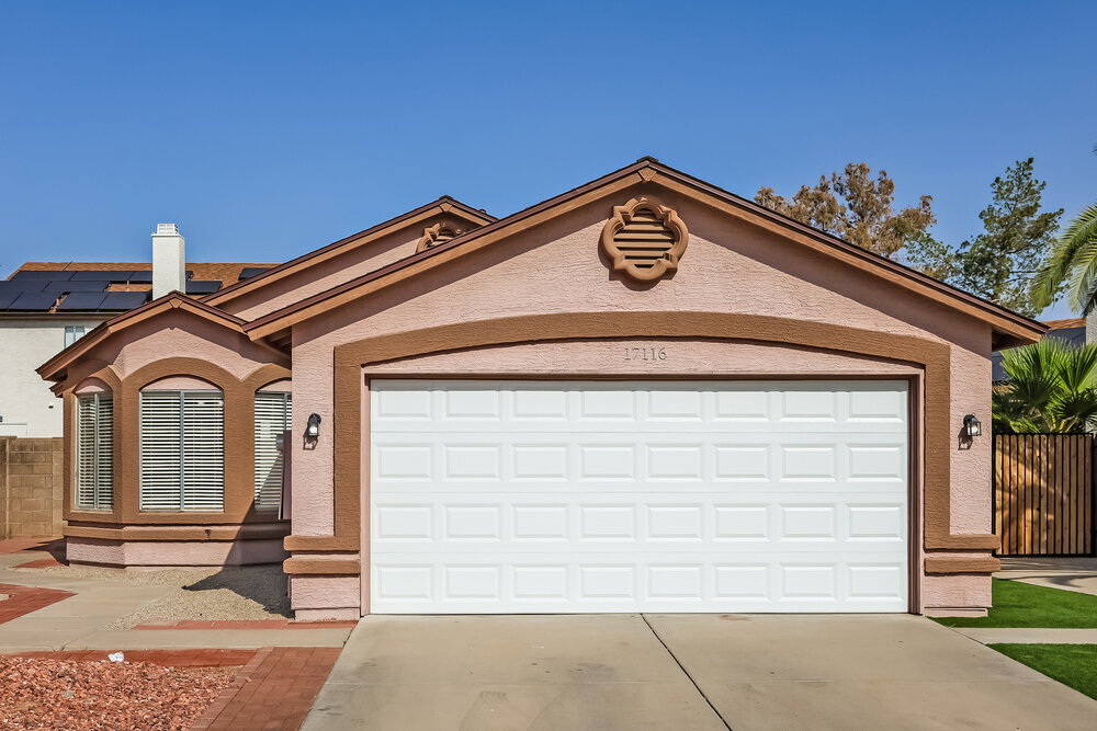Primary Photo - 17116 N Larkspur Ln