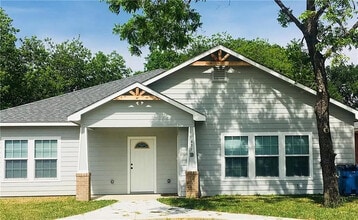 Building Photo - 635 N 15th St