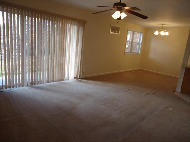 Building Photo - 1034 Chesapeake Dr