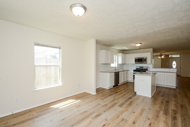 Foto del edificio - 7827 Talladega Springs Ln