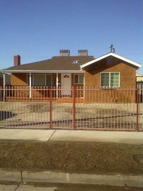 Building Photo - 7327 Tujunga Ave