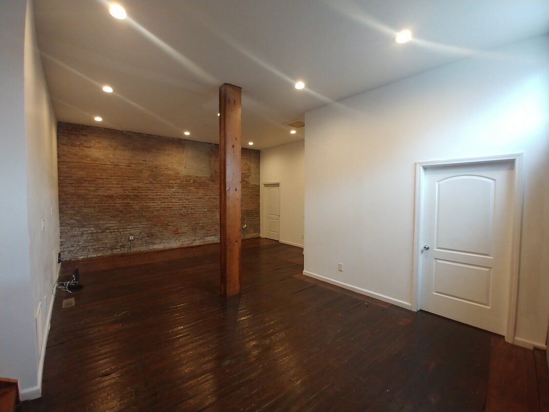 9 N Broadway Unit 1B, Schenectady, NY 12305 Apartments in Schenectady