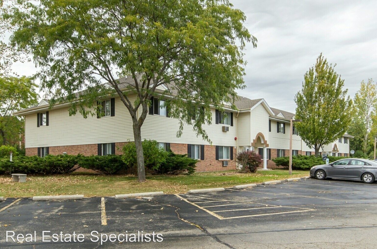 1022 Westport Dr, Port Washington, WI 53074 Room for Rent in Port