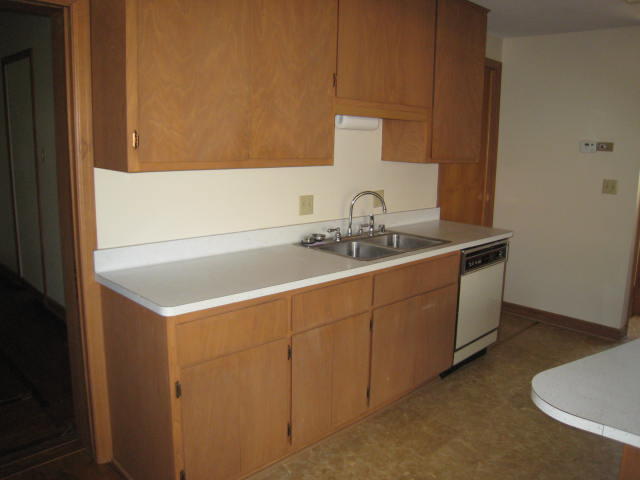 Building Photo - 220 E Capitol Dr