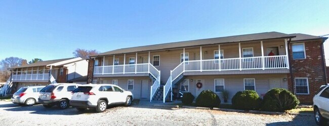 Foto del edificio - 4419-4425 Lela Ave NE