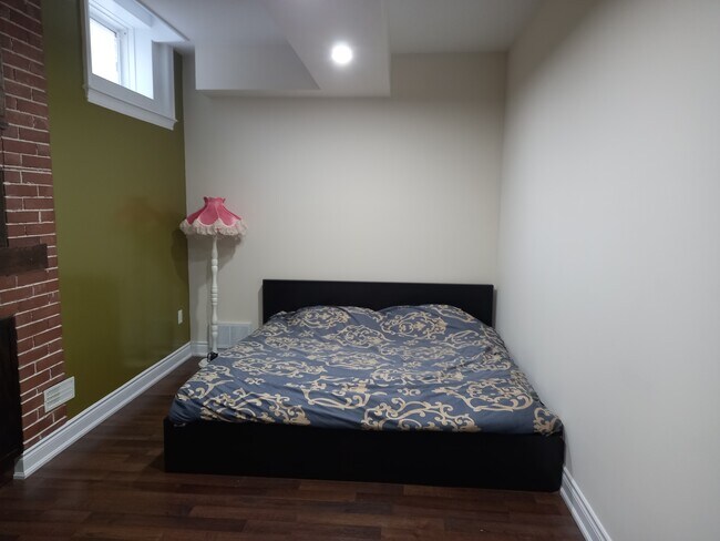 Building Photo - 207 Canyon Hill Av