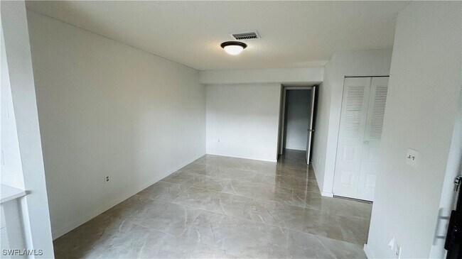 Foto del edificio - 5260 Cedarbend Dr