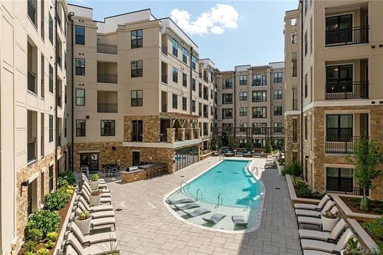 Foto del edificio - 1440 Harding Pl