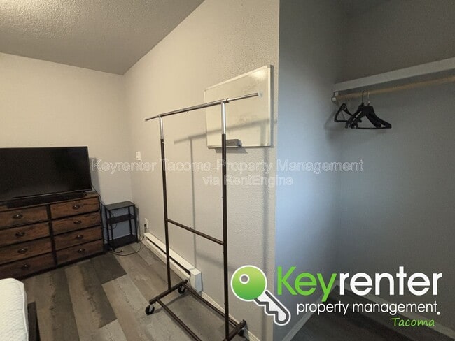 Building Photo - 228 E 62nd St