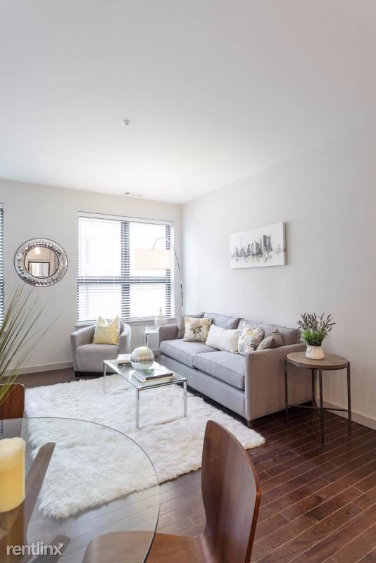 Building Photo - 45 Marion St