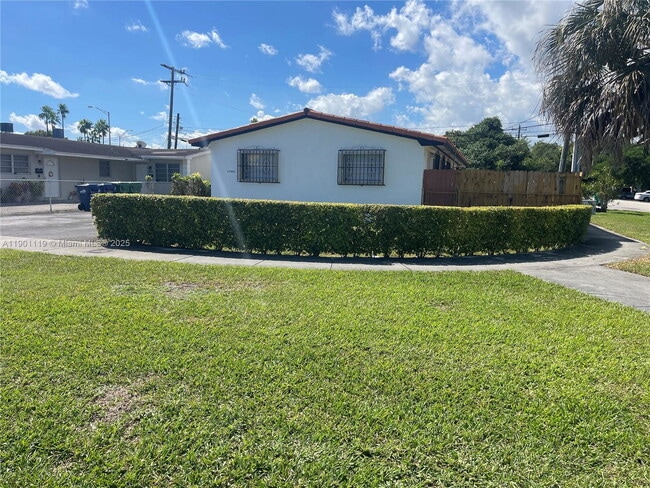 Foto del edificio - 3960 SW 68th Ave