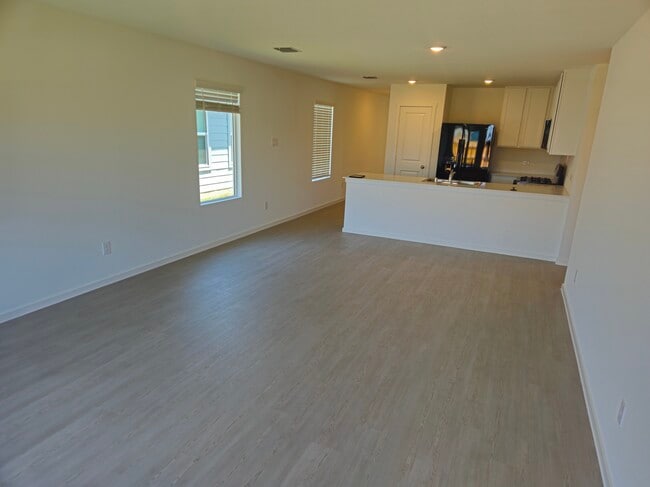 Building Photo - 810 Pawpaw Dr