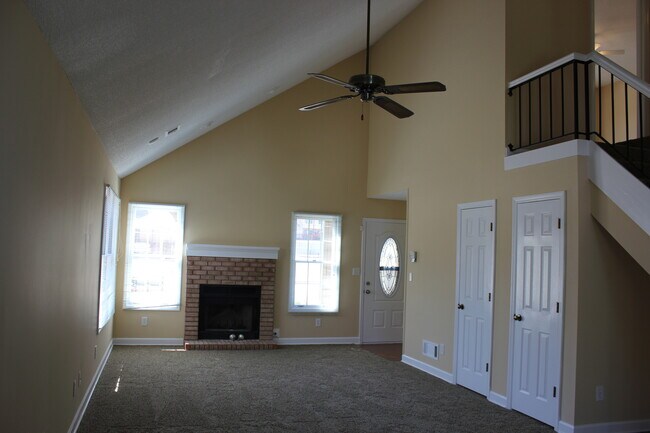 Building Photo - COMING SOON! Beautiful 3 Bed, 2 Bath Home