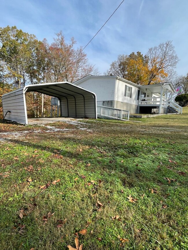 Building Photo - Lovely 3-Bedroom Home with Spacious Yard &...