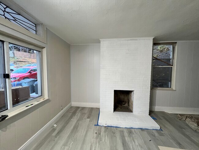 Building Photo - 346 Maple Ter